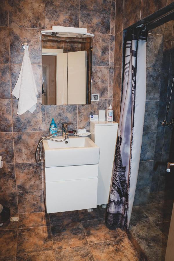 3 Rooms, Loft Apartment, Located Right In Center!!! Razgrad Exterior photo