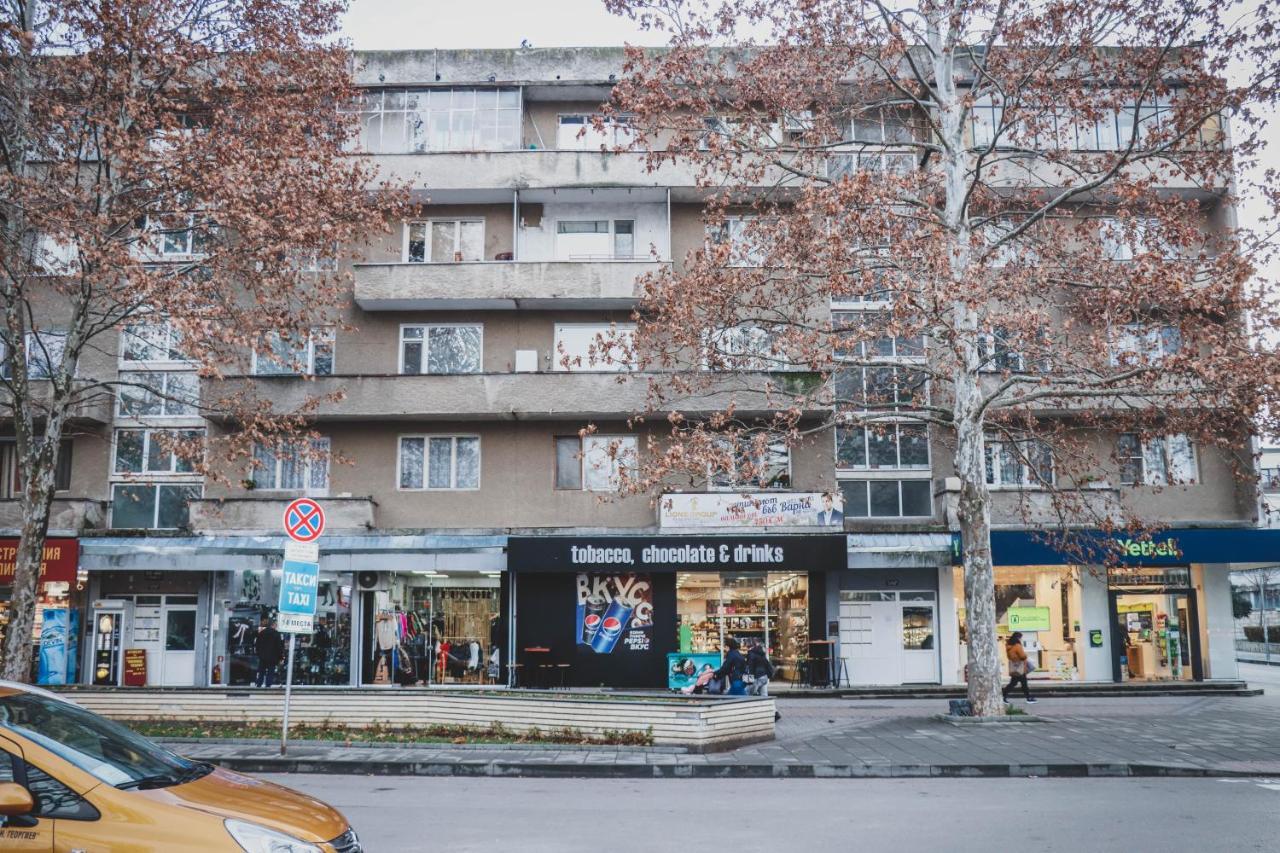 3 Rooms, Loft Apartment, Located Right In Center!!! Razgrad Exterior photo